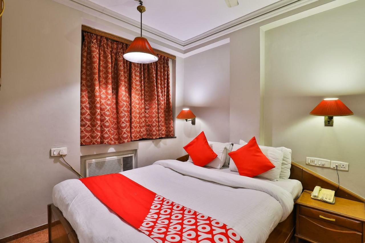 Hotel Pinnacle Ahmedabad Bagian luar foto